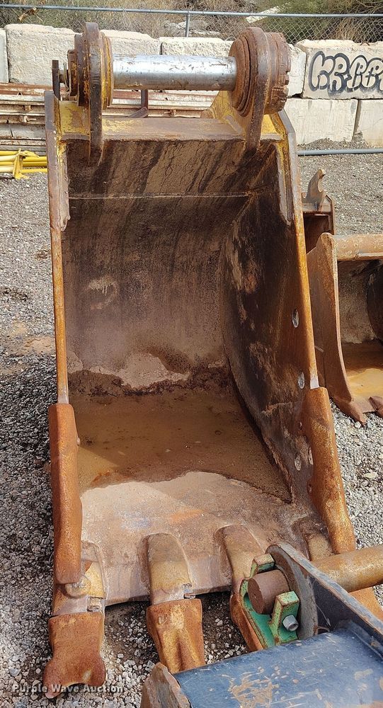 image for item EH0202 Caterpillar 36