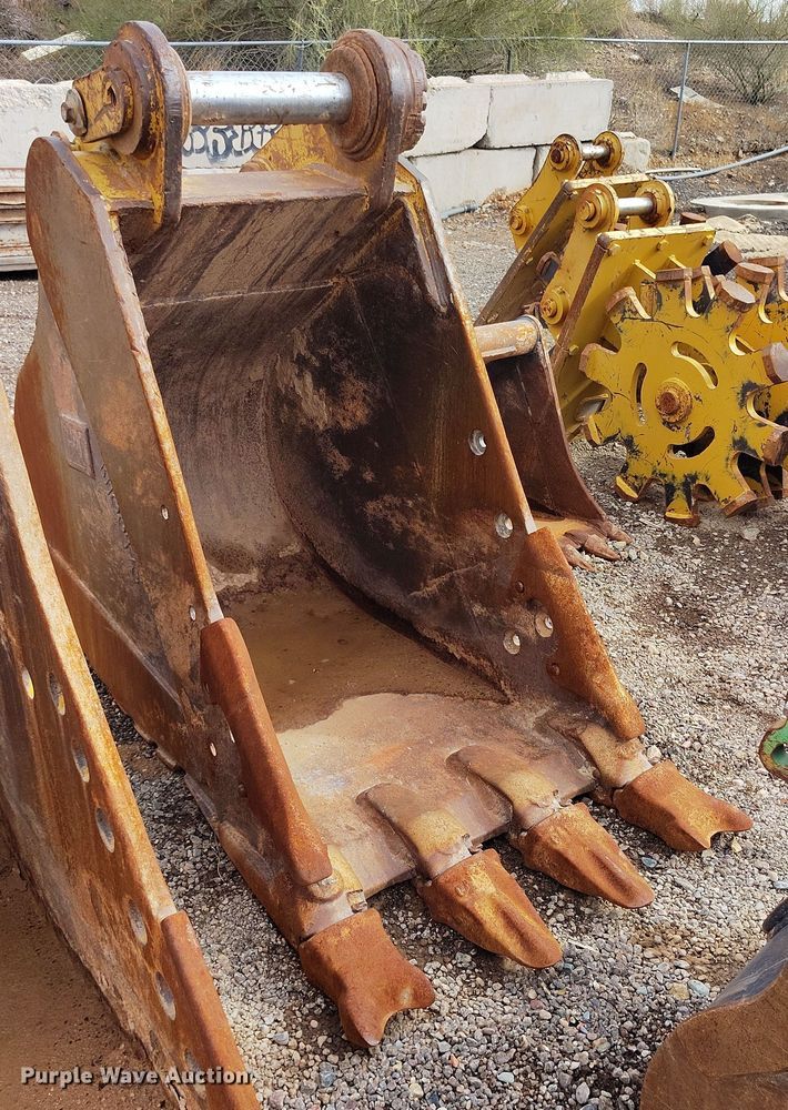 image for item EH0202 Caterpillar 36