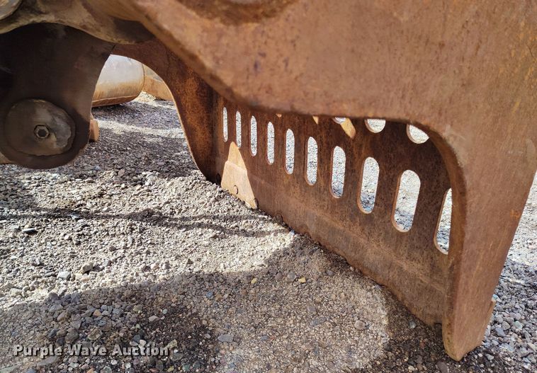 image for item EH0204 2016 LaBounty MDG 310 demolition grapple