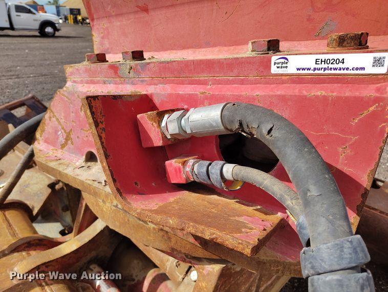 image for item EH0204 2016 LaBounty MDG 310 demolition grapple