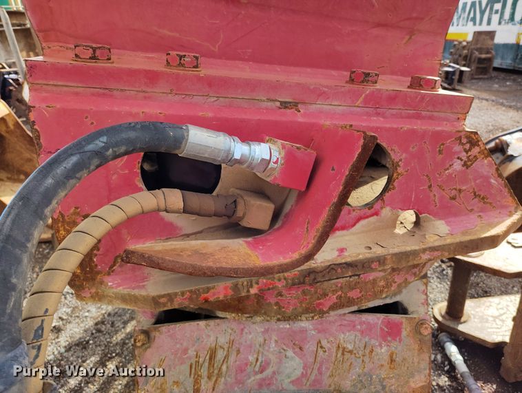 image for item EH0204 2016 LaBounty MDG 310 demolition grapple