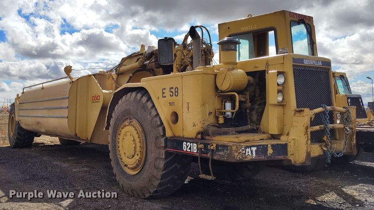 image for item EH0207 1986 Caterpillar 621B water wagon