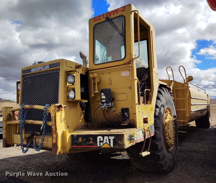 image for item EH0207 1986 Caterpillar 621B water wagon