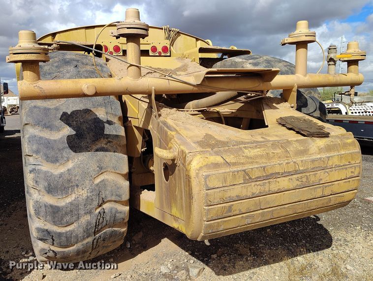 image for item EH0207 1986 Caterpillar 621B water wagon