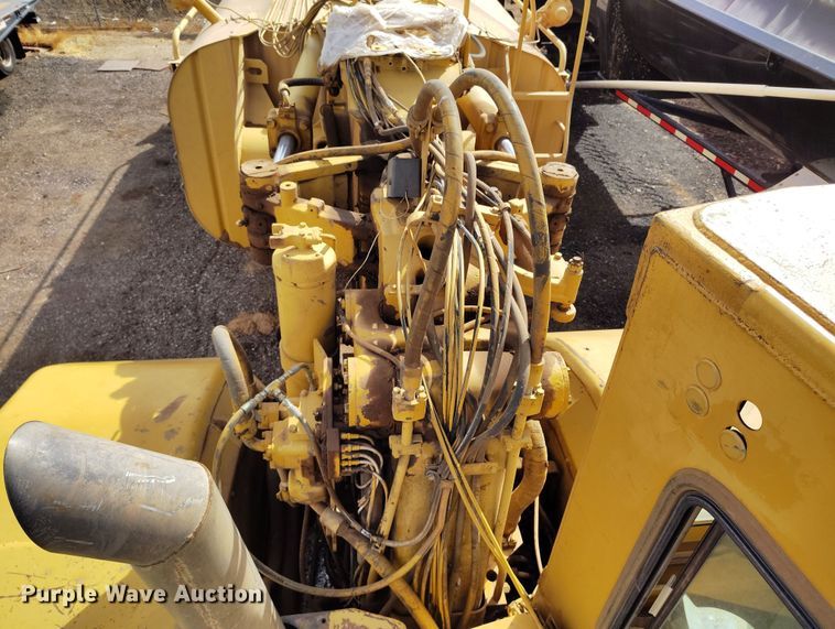 image for item EH0207 1986 Caterpillar 621B water wagon