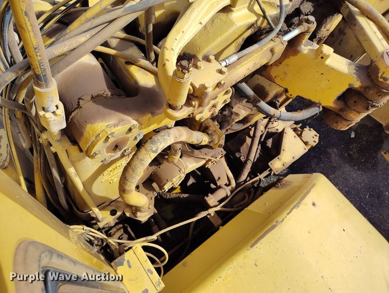 image for item EH0207 1986 Caterpillar 621B water wagon