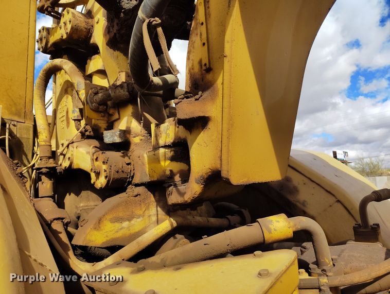 image for item EH0207 1986 Caterpillar 621B water wagon