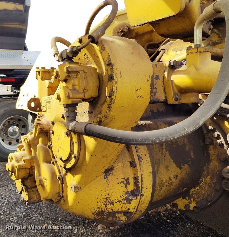 image for item EH0207 1986 Caterpillar 621B water wagon