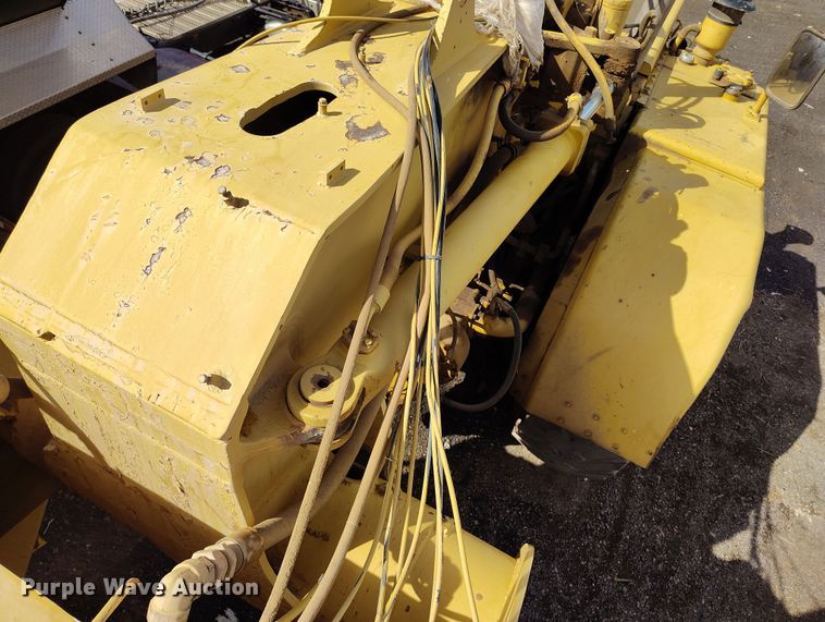 image for item EH0207 1986 Caterpillar 621B water wagon