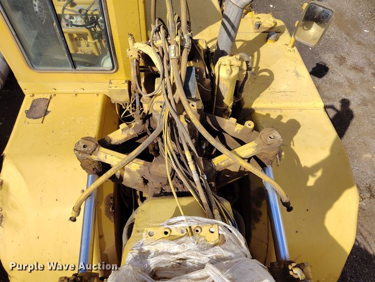image for item EH0207 1986 Caterpillar 621B water wagon