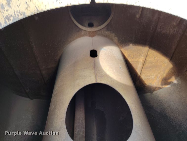 image for item EH0207 1986 Caterpillar 621B water wagon