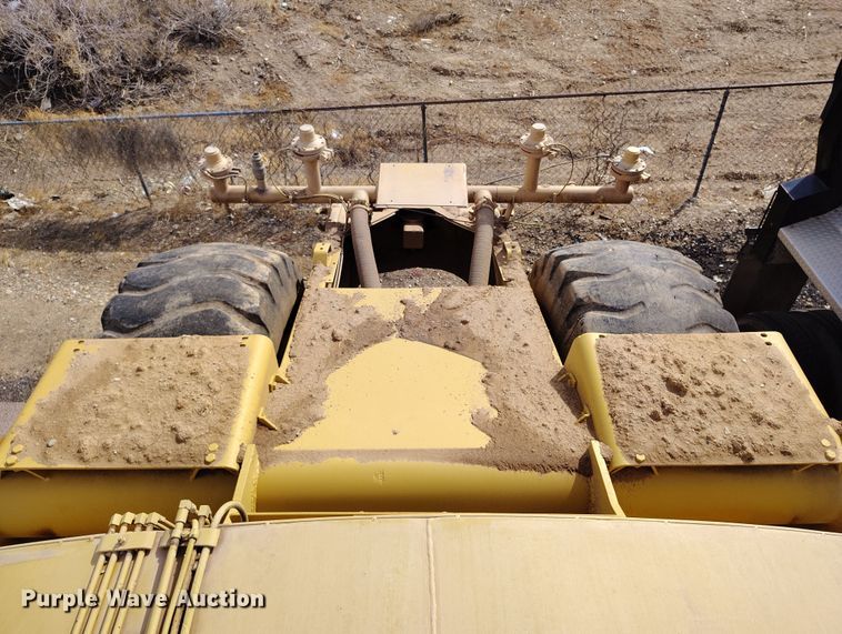 image for item EH0207 1986 Caterpillar 621B water wagon