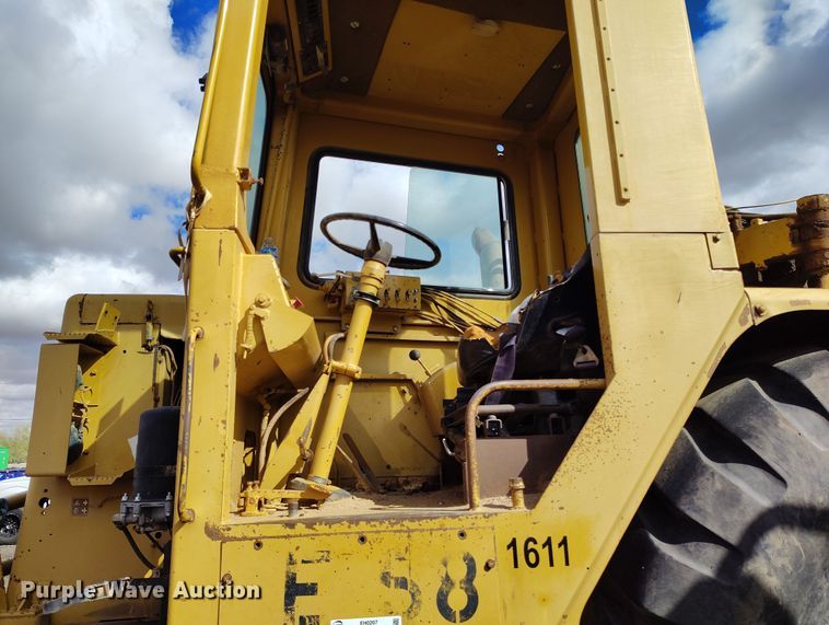 image for item EH0207 1986 Caterpillar 621B water wagon
