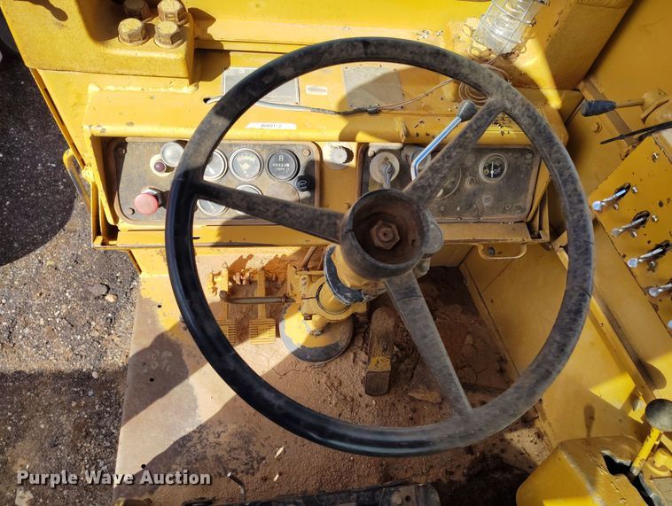 image for item EH0207 1986 Caterpillar 621B water wagon