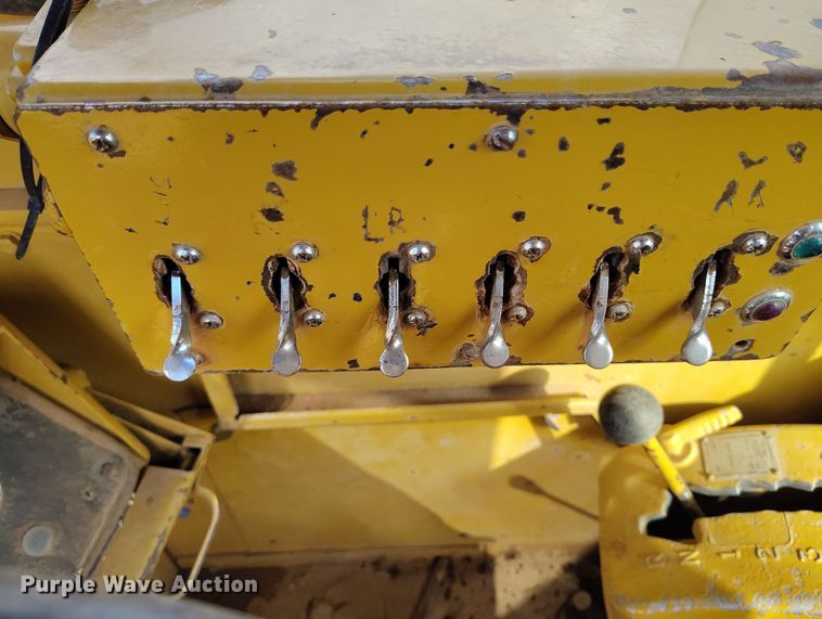 image for item EH0207 1986 Caterpillar 621B water wagon