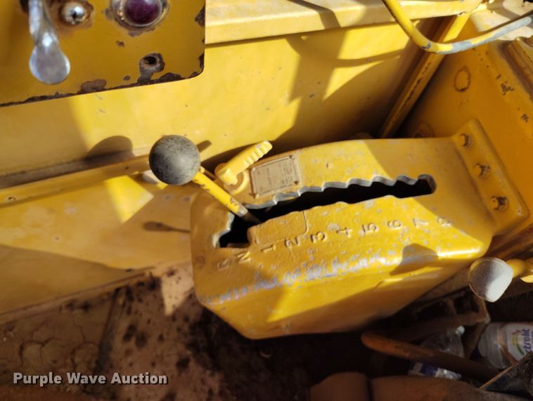 image for item EH0207 1986 Caterpillar 621B water wagon