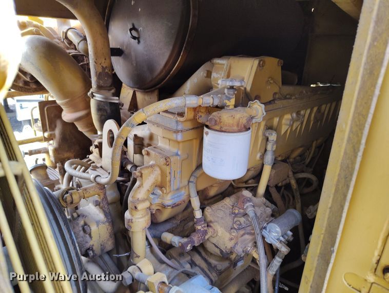 image for item EH0207 1986 Caterpillar 621B water wagon