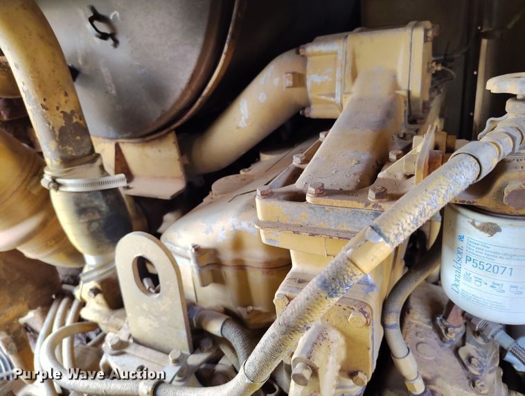 image for item EH0207 1986 Caterpillar 621B water wagon