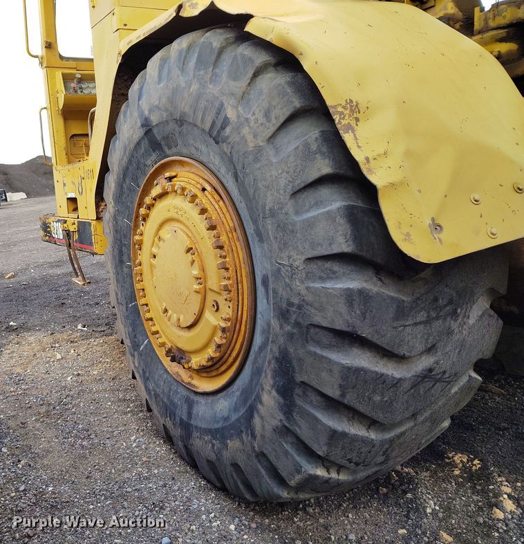 image for item EH0207 1986 Caterpillar 621B water wagon