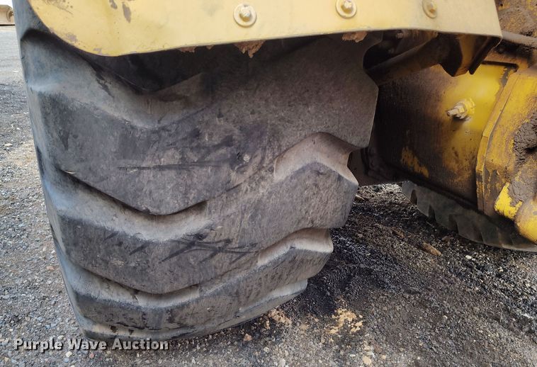 image for item EH0207 1986 Caterpillar 621B water wagon