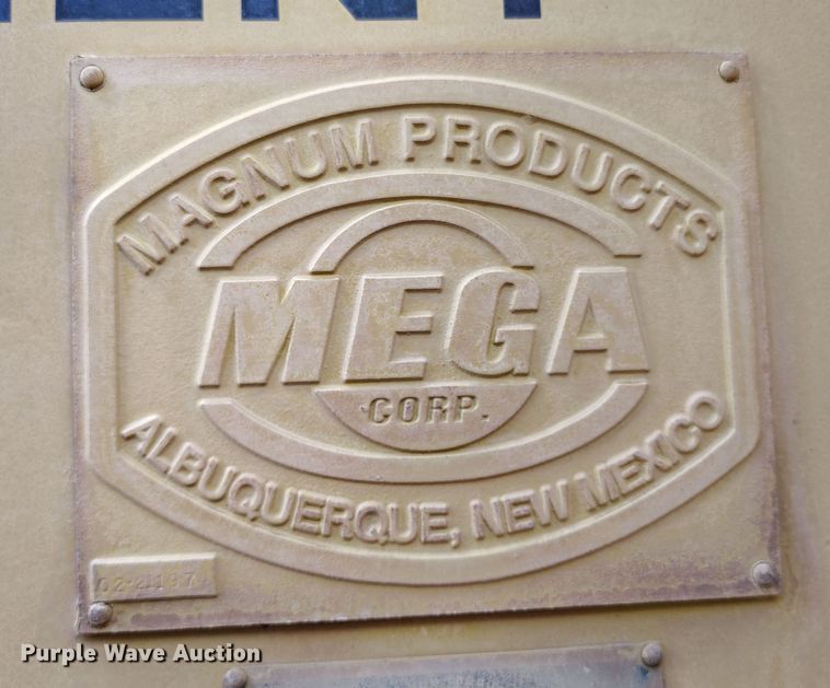 image for item EH0207 1986 Caterpillar 621B water wagon