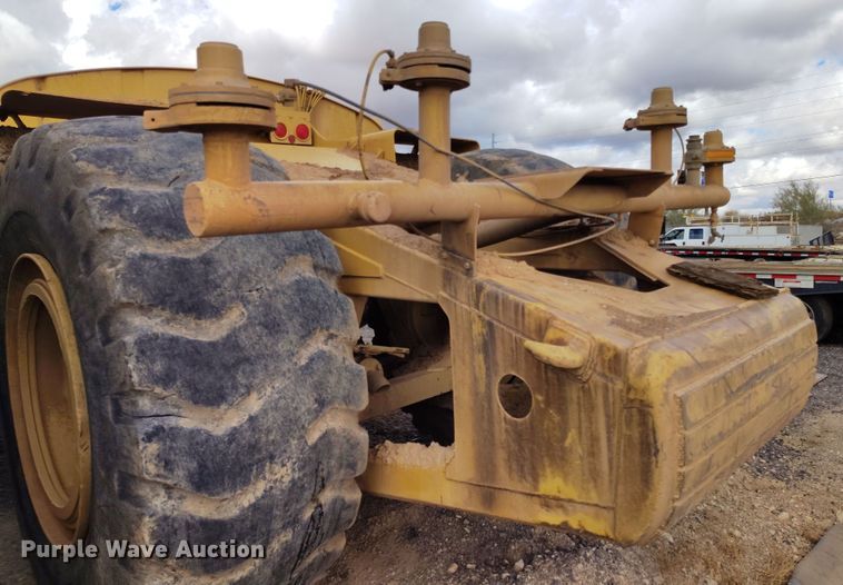 image for item EH0207 1986 Caterpillar 621B water wagon