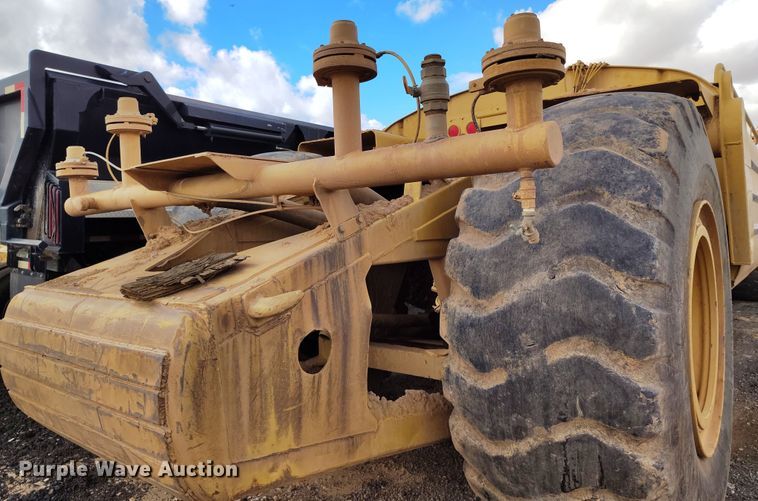 image for item EH0207 1986 Caterpillar 621B water wagon