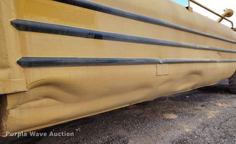 image for item EH0207 1986 Caterpillar 621B water wagon