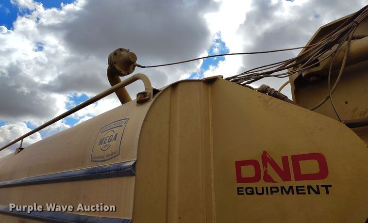 image for item EH0207 1986 Caterpillar 621B water wagon