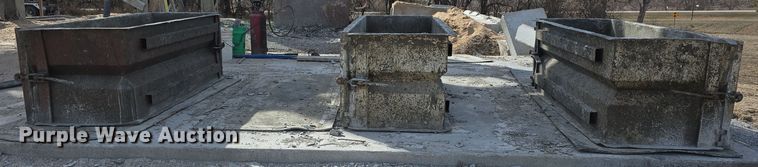 image for item EH8691 (3) concrete block forms