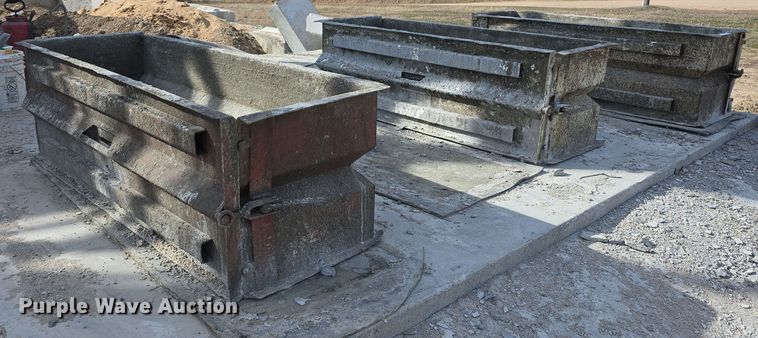 image for item EH8691 (3) concrete block forms