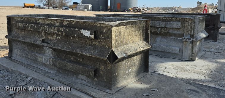 image for item EH8691 (3) concrete block forms