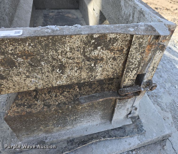 image for item EH8691 (3) concrete block forms