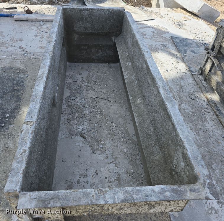 image for item EH8691 (3) concrete block forms