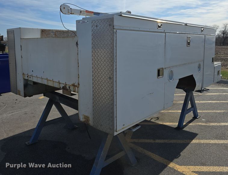 image for item EH8738 Service truck bed