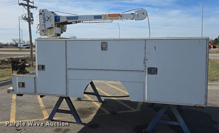 image for item EH8738 Service truck bed