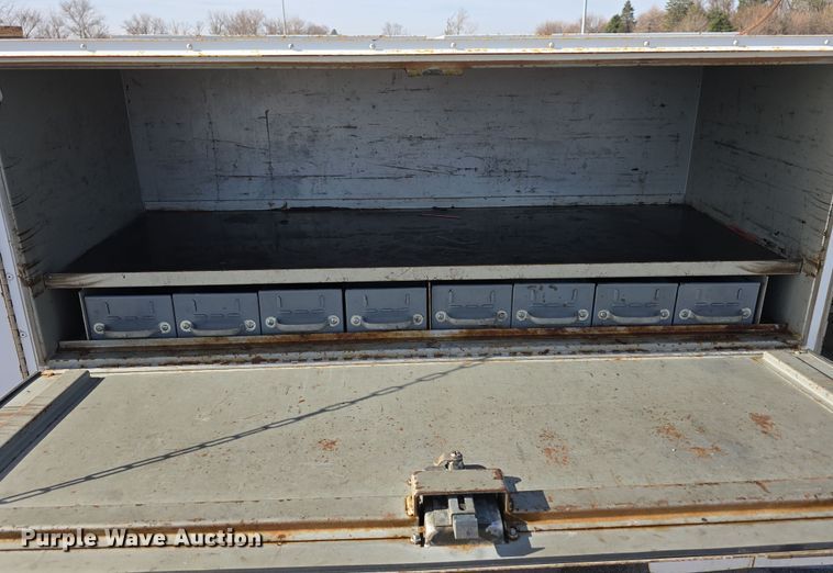 image for item EH8738 Service truck bed