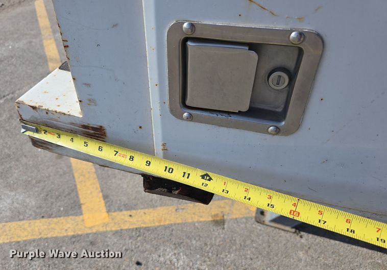 image for item EH8738 Service truck bed