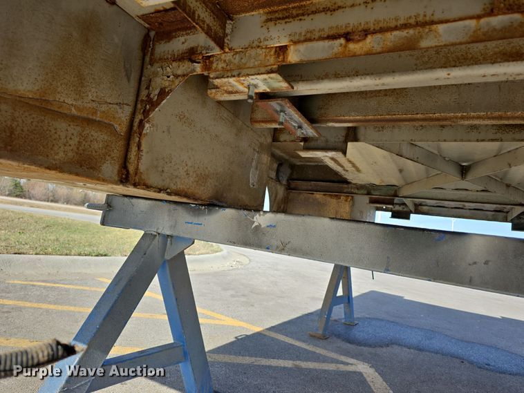 image for item EH8738 Service truck bed