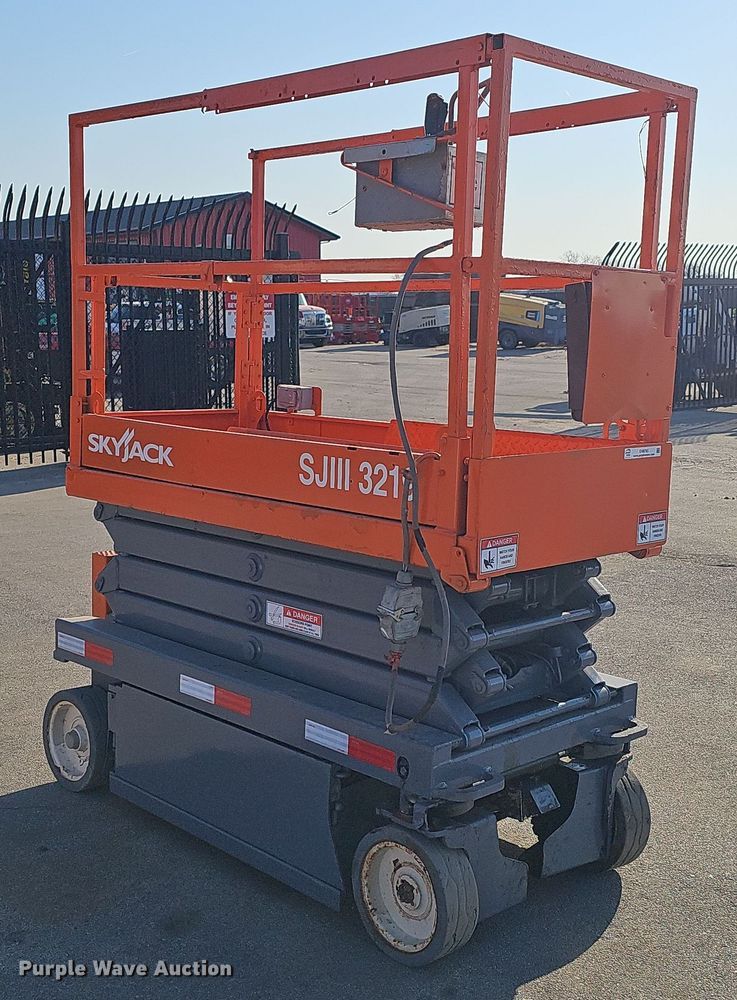 image for item EH8765 2019 SkyJack SJIII 3219 scissor lift