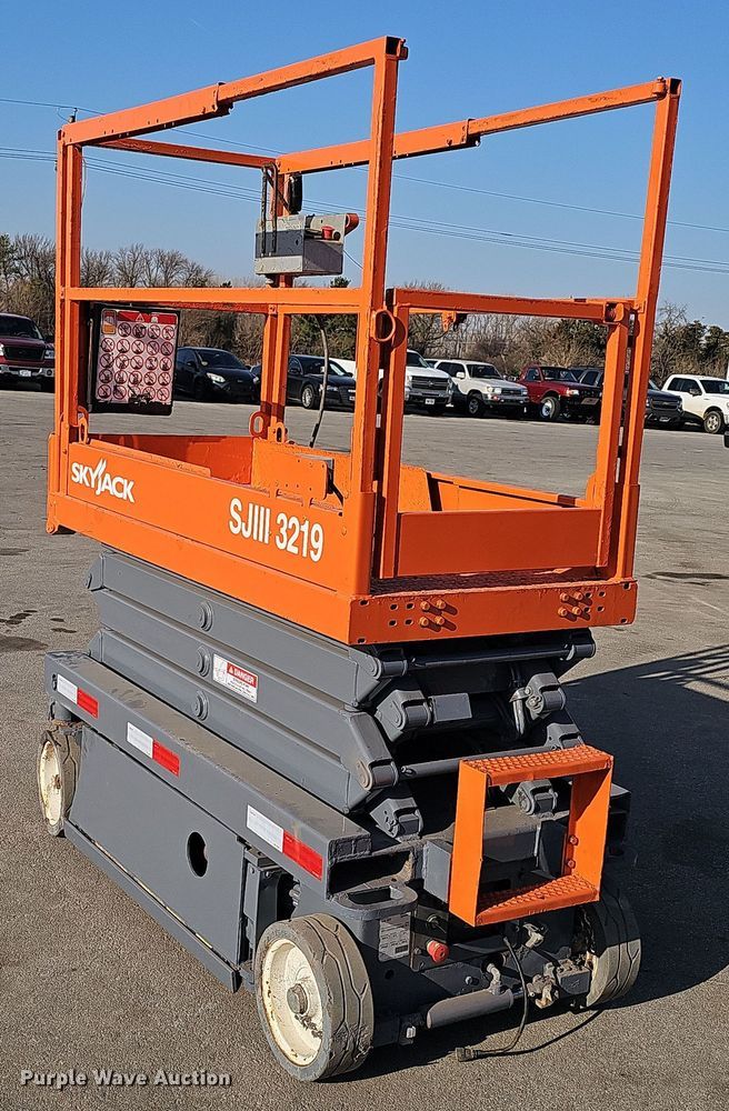 image for item EH8765 2019 SkyJack SJIII 3219 scissor lift