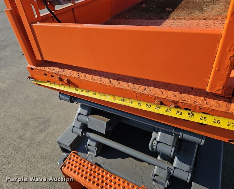 image for item EH8765 2019 SkyJack SJIII 3219 scissor lift