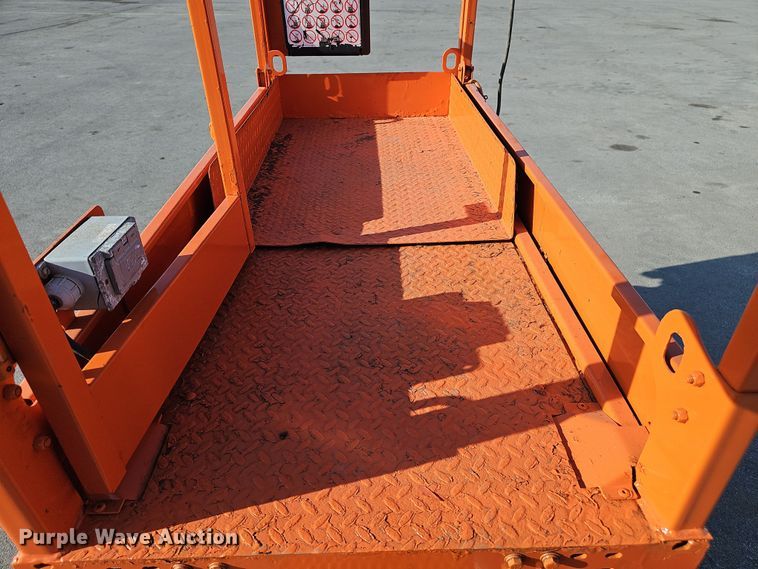 image for item EH8765 2019 SkyJack SJIII 3219 scissor lift