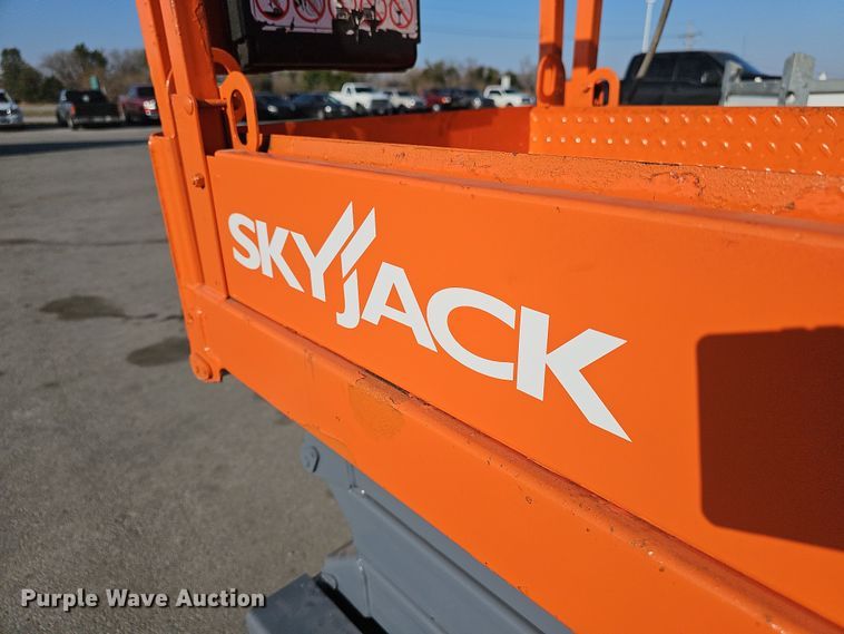 image for item EH8765 2019 SkyJack SJIII 3219 scissor lift