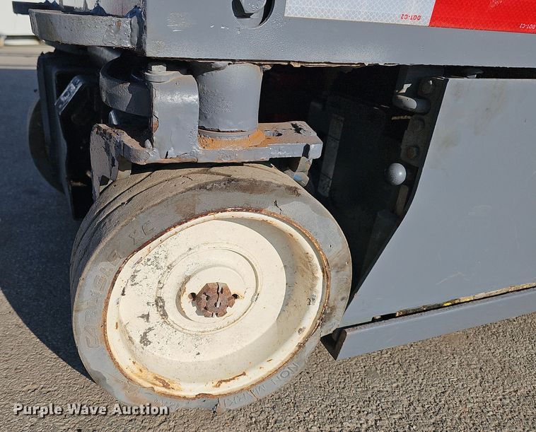 image for item EH8765 2019 SkyJack SJIII 3219 scissor lift