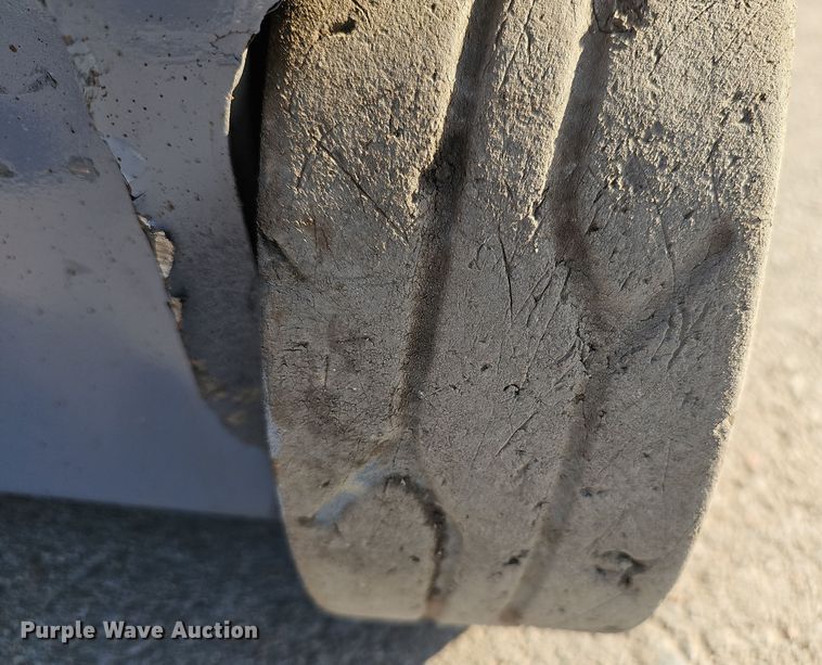 image for item EH8765 2019 SkyJack SJIII 3219 scissor lift