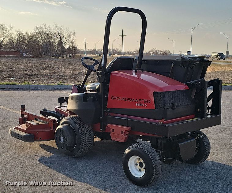 image for item EH8766 2015 Toro Groundsmaster 3280-D lawn mower