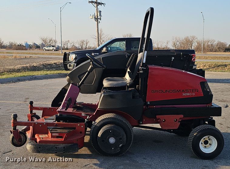 image for item EH8766 2015 Toro Groundsmaster 3280-D lawn mower