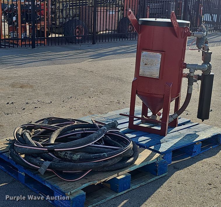 image for item EH8770 2011 Marco UPI 5613 sand blaster