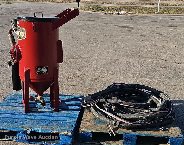 image for item EH8770 2011 Marco UPI 5613 sand blaster